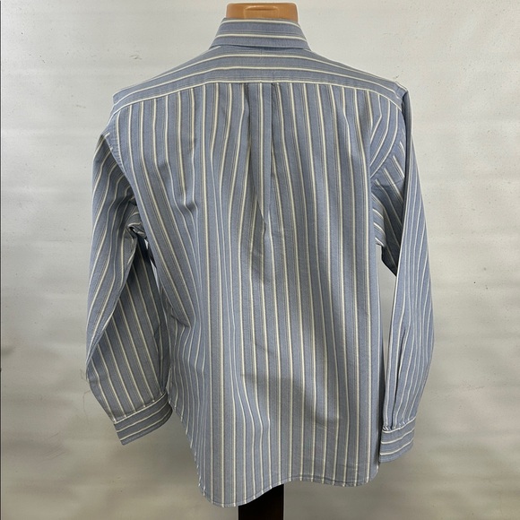 Ralph Lauren long sleeve button down collar shirt.  L - Picture 6 of 7